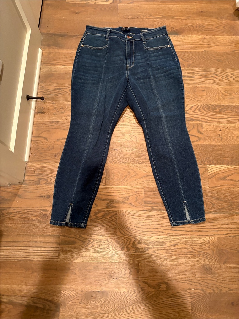 Judy Blue Skinny Fit. Dark Blue Women's Jeans - Classic High-Rise Fit